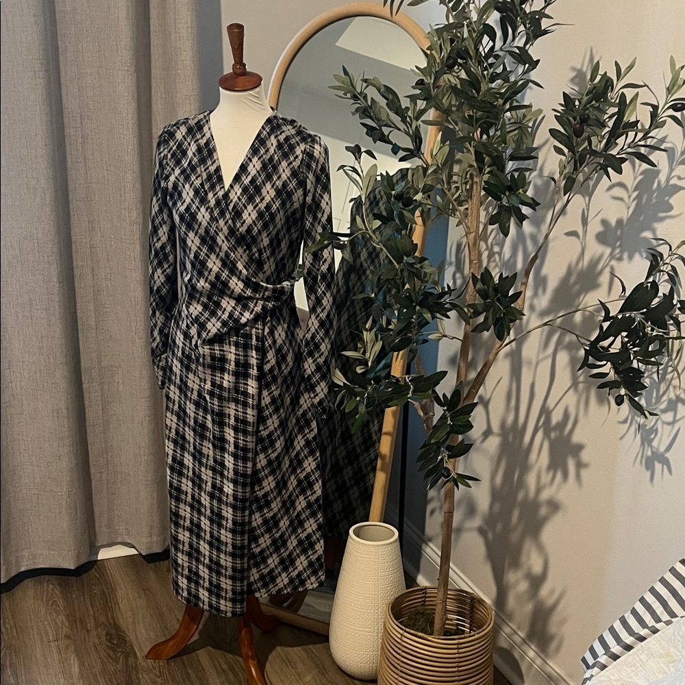 Tommy Hilfiger Black and White Plaid Long Sleeve Dress